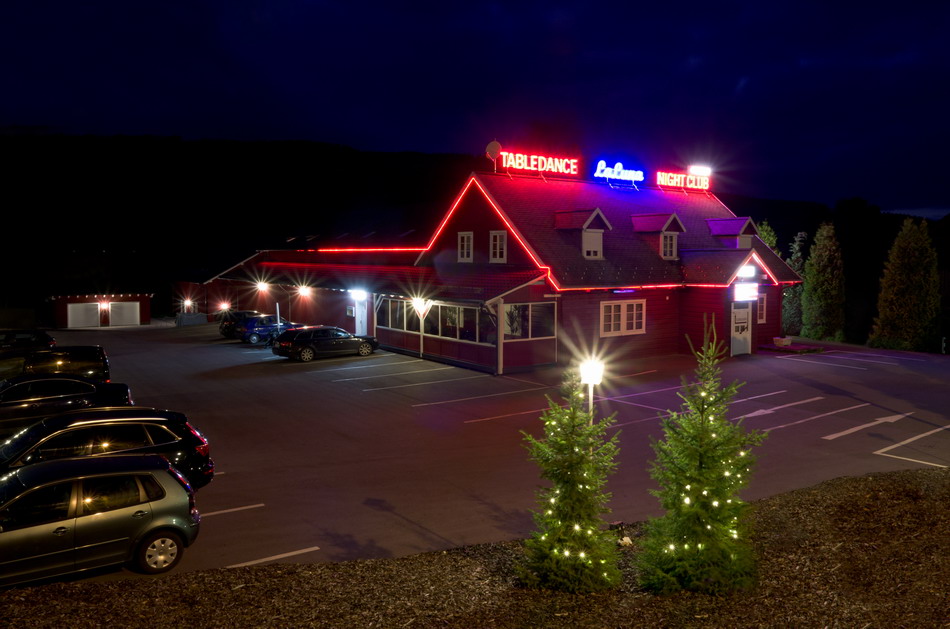 Bar - hlavní prostor klubu La Luna