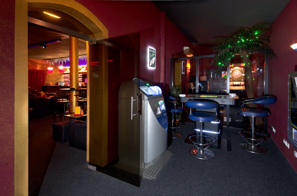 Bar - hlavní prostor klubu La Luna